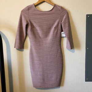 NWT Windsor Women’s Mauve Stretch Low Back Bodycon Short Mini Dress Size Medium